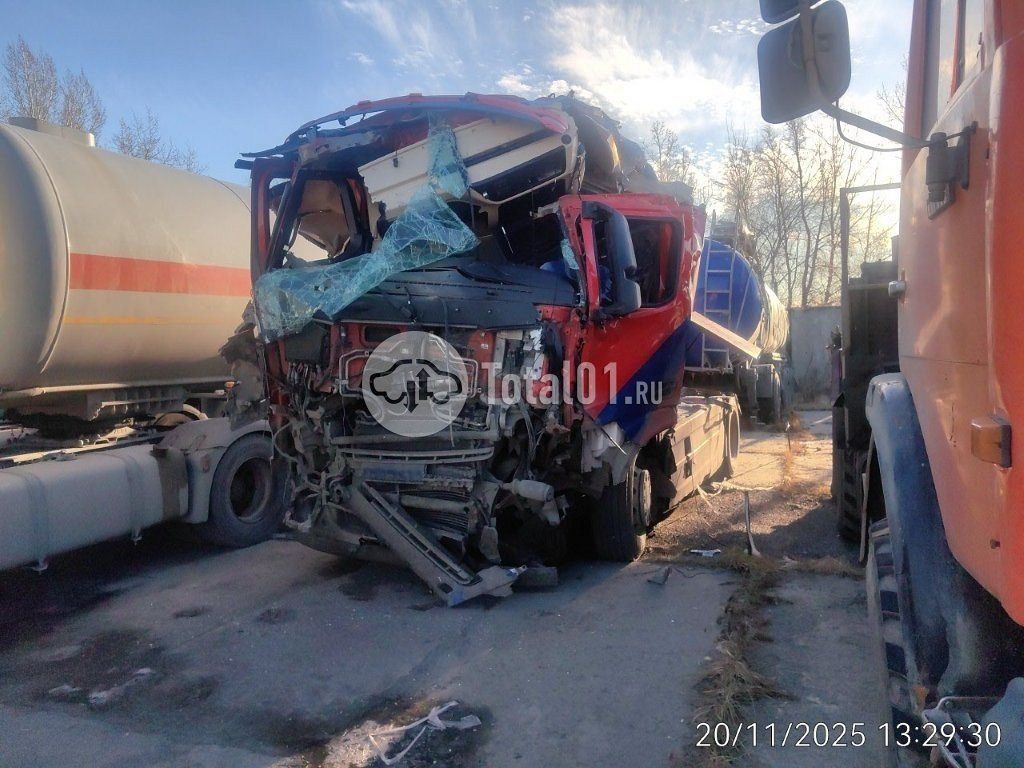 Фото Shacman SX4188YY381 4
