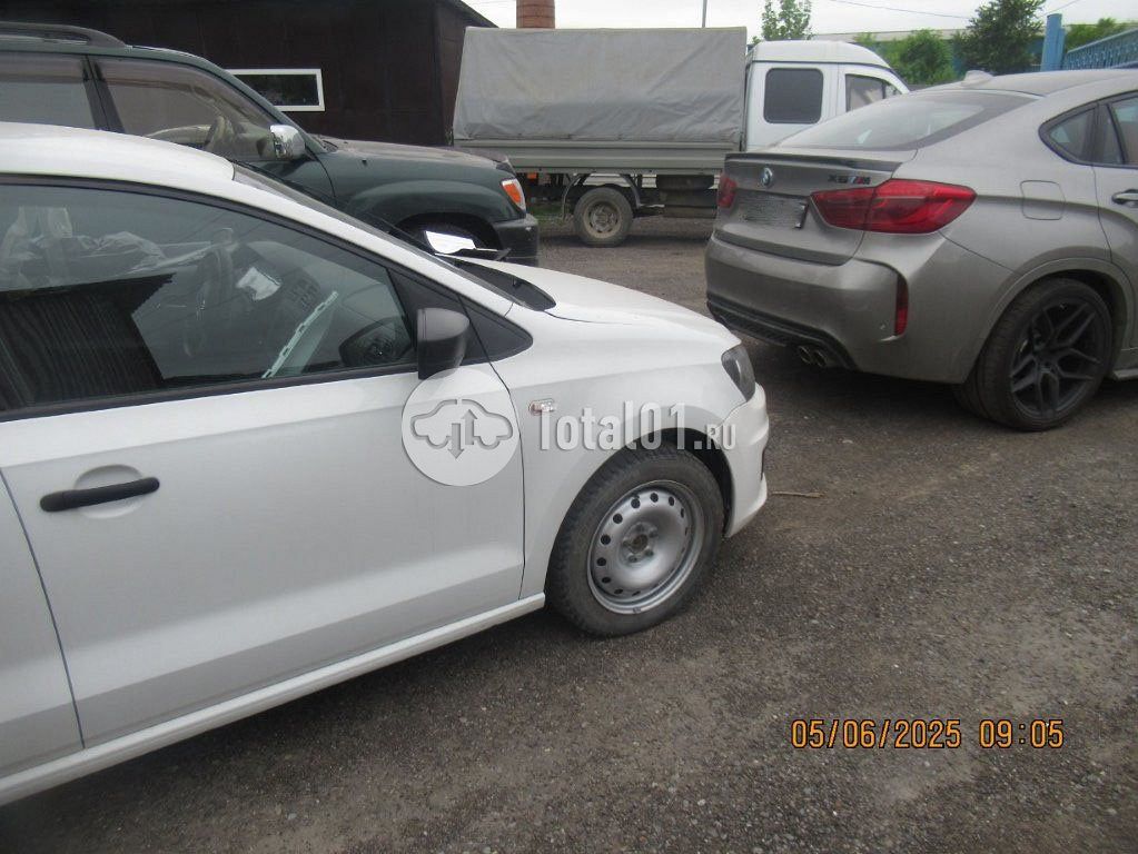 Фото Volkswagen Polo 80