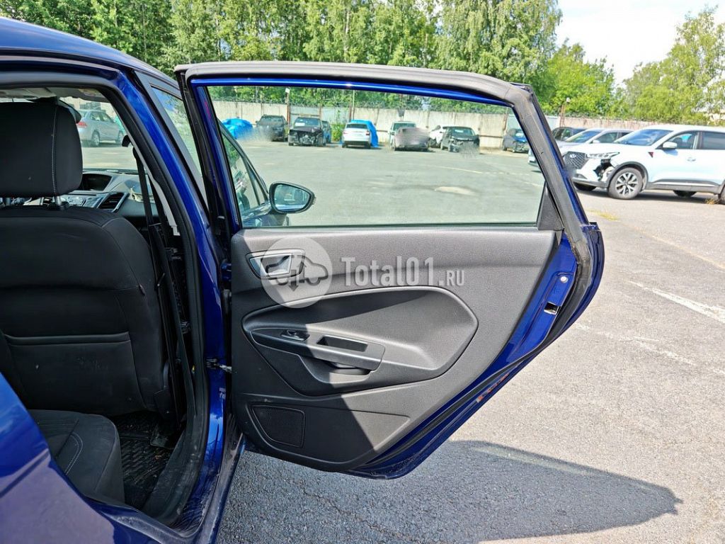 Фото Ford Fiesta 110