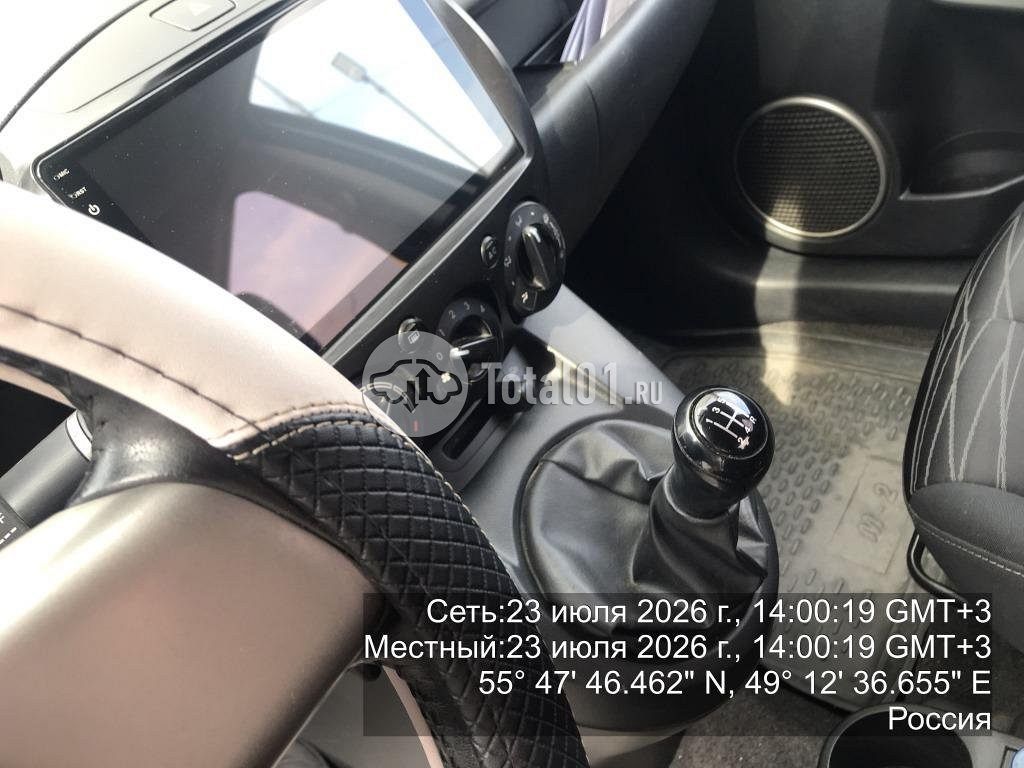 Фото Mazda 2 12