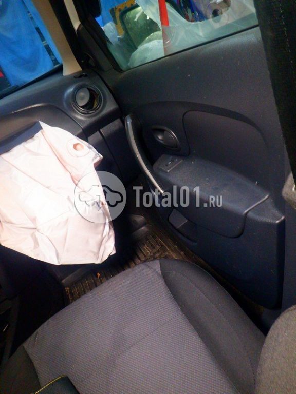 Фото Renault Logan 32