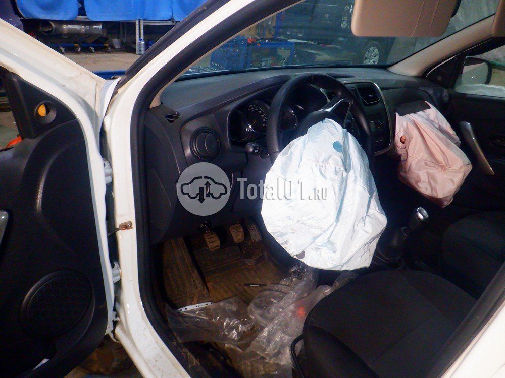 Фото Renault Logan 64