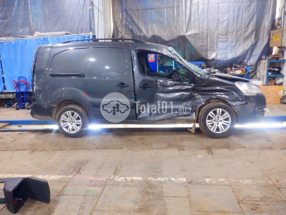 Фото Peugeot Partner 8
