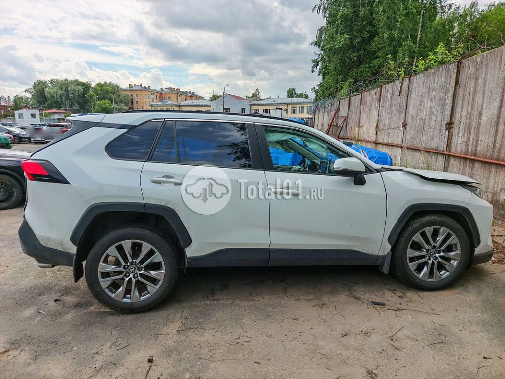 Фото Toyota RAV4 12
