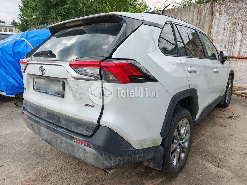 Фото Toyota RAV4 14