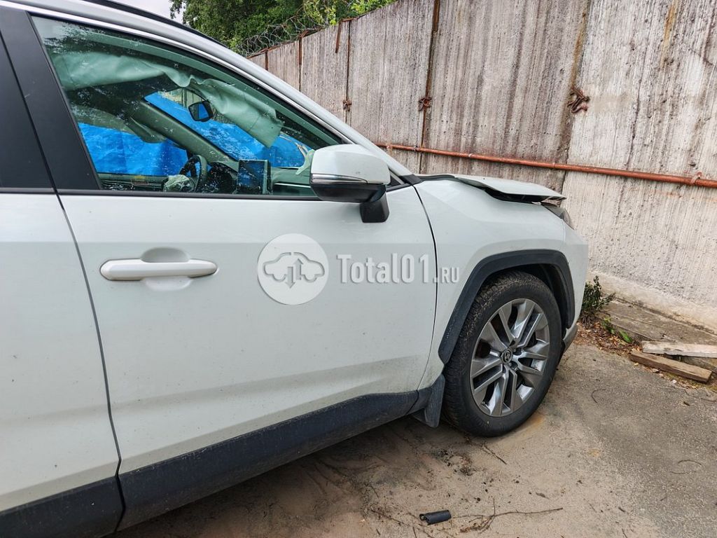 Фото Toyota RAV4 38