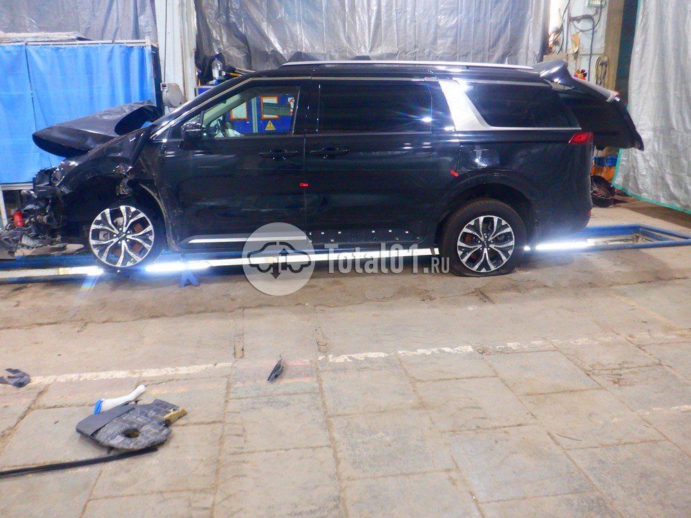 Фото KIA Carnival 10