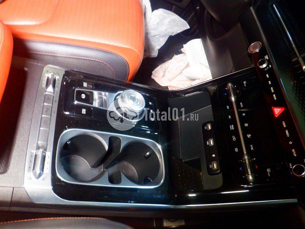Фото KIA Carnival 34