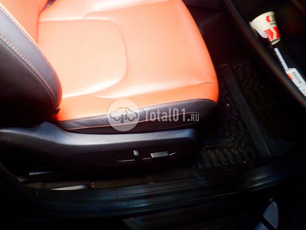 Фото KIA Carnival 46