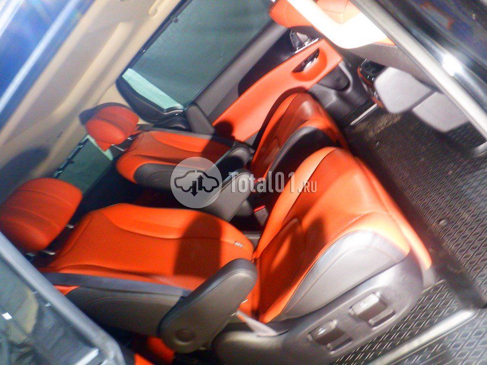 Фото KIA Carnival 54