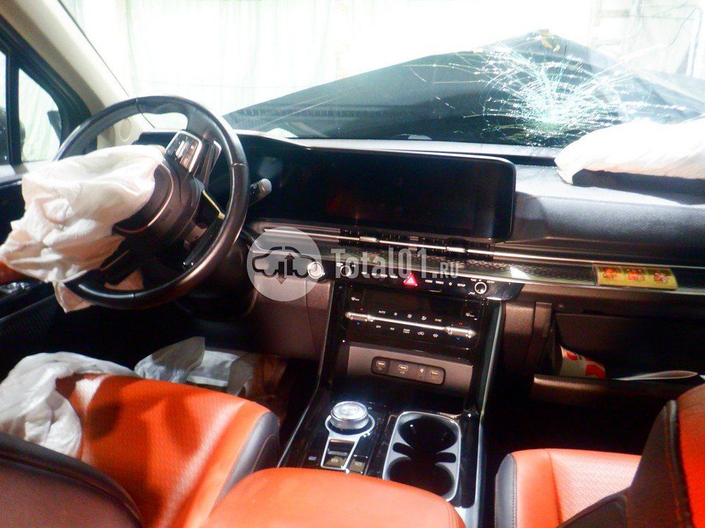 Фото KIA Carnival 70