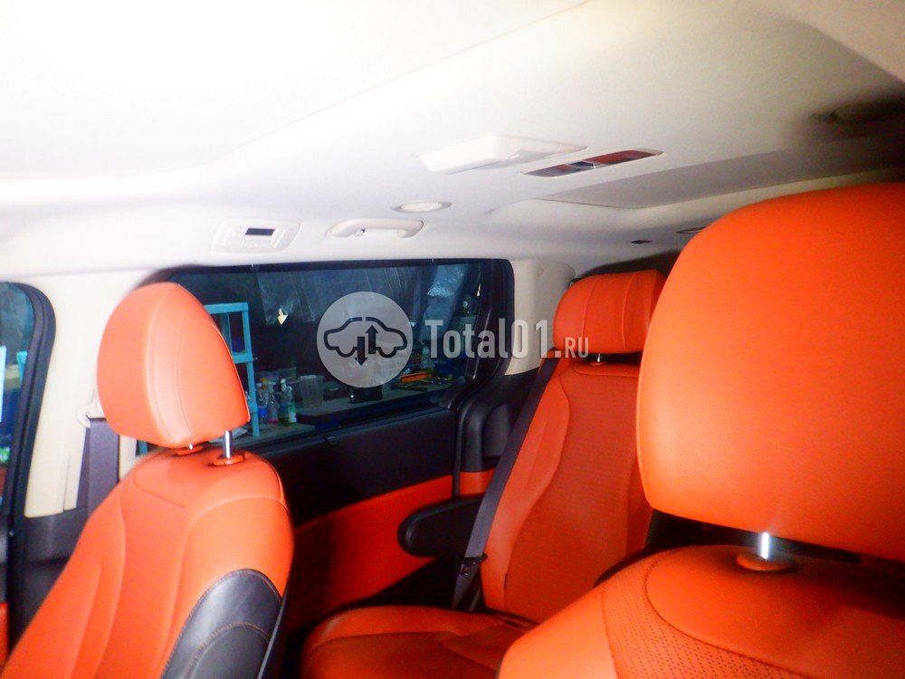 Фото KIA Carnival 102