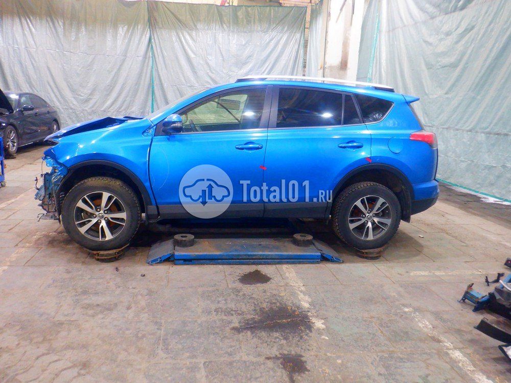 Фото Toyota RAV4 8