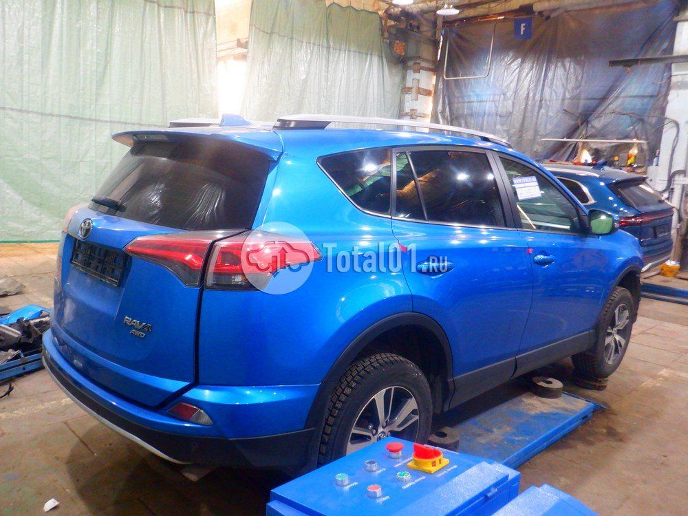 Фото Toyota RAV4 12