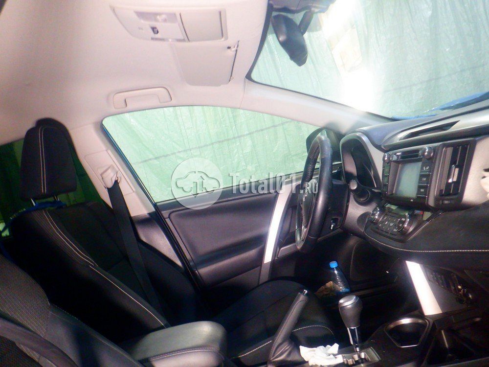 Фото Toyota RAV4 38