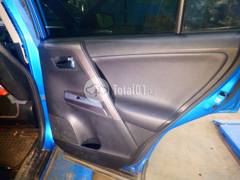 Фото Toyota RAV4 48