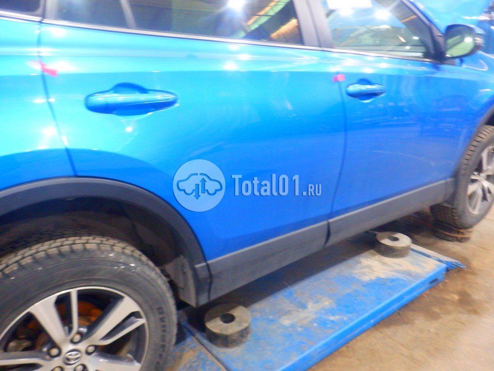Фото Toyota RAV4 180