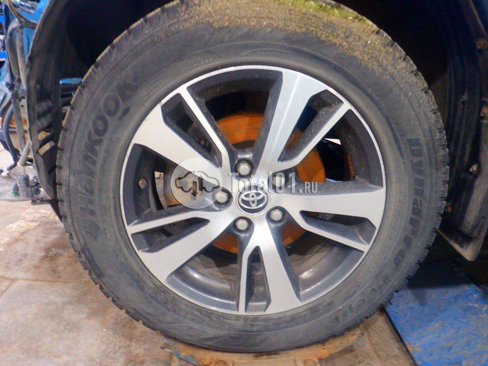 Фото Toyota RAV4 242