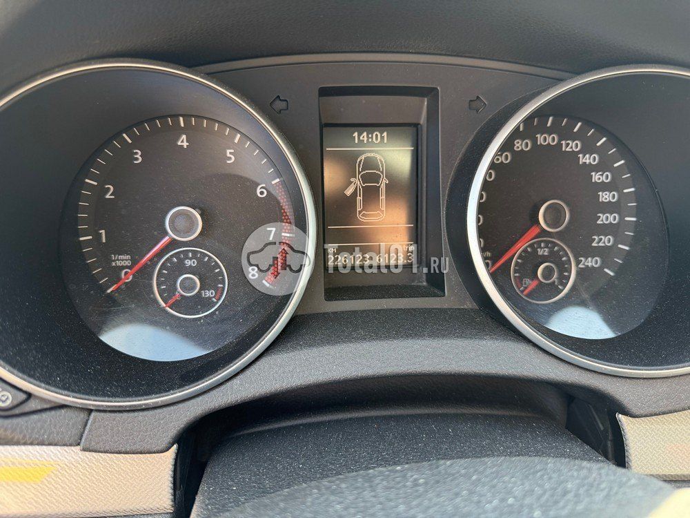 Фото Volkswagen Golf 76