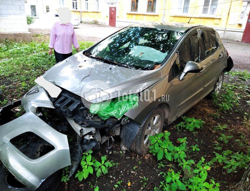 Фото Peugeot 308 4