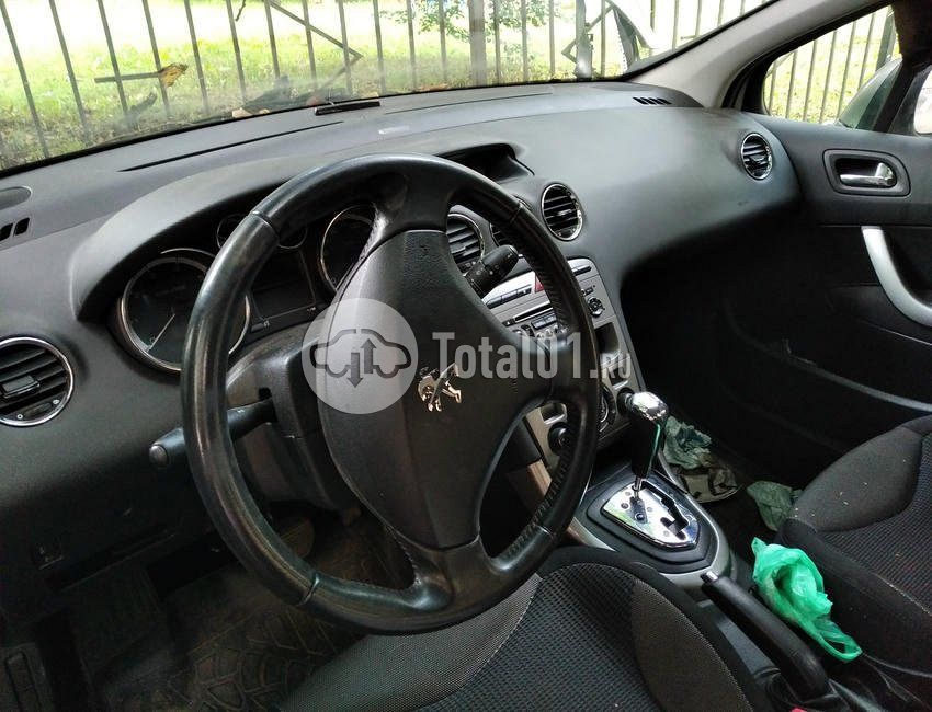 Фото Peugeot 308 24