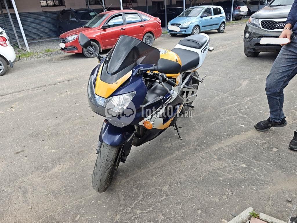 Фото Honda CBR900RR 2