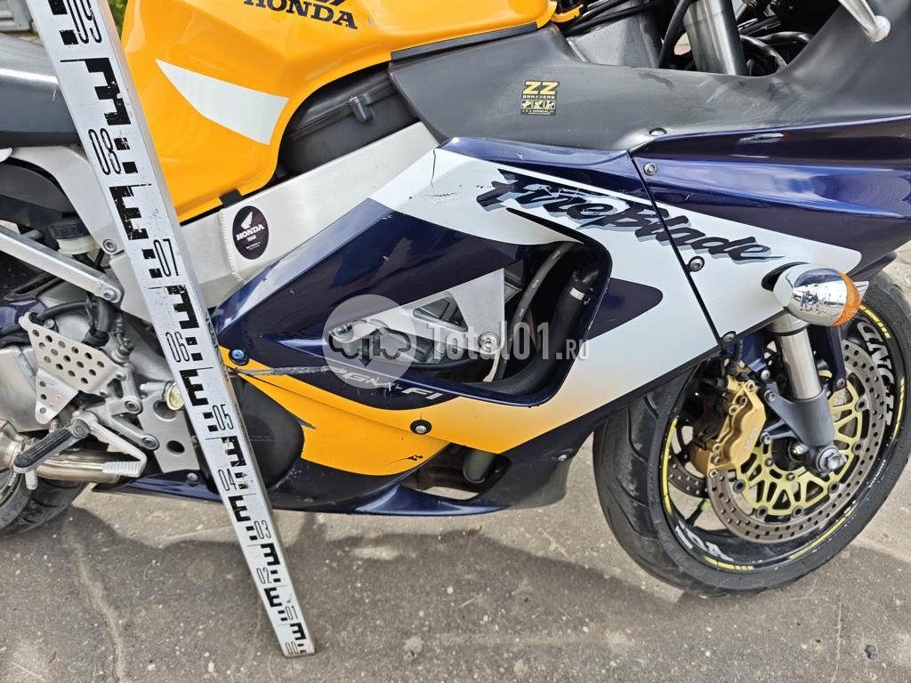 Фото Honda CBR900RR 18