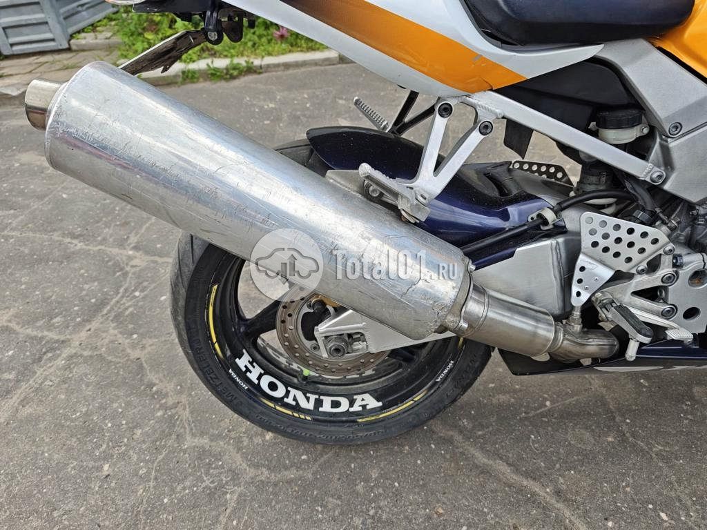 Фото Honda CBR900RR 22