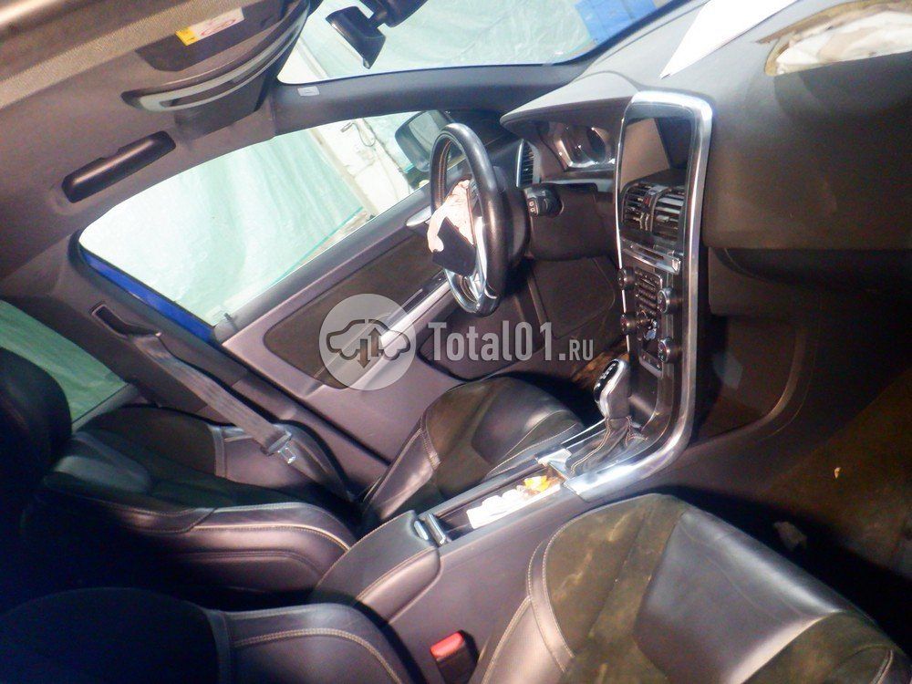 Фото Volvo XC60 32