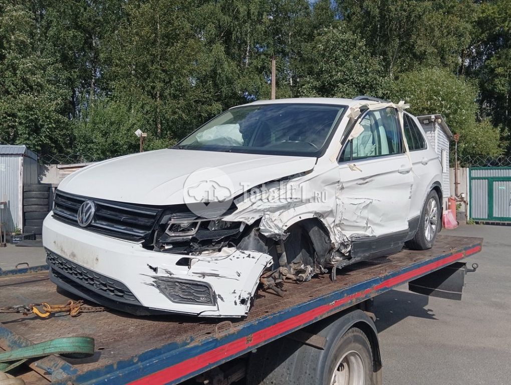 Фото Volkswagen Tiguan 4