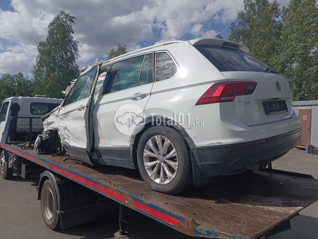 Фото Volkswagen Tiguan 160