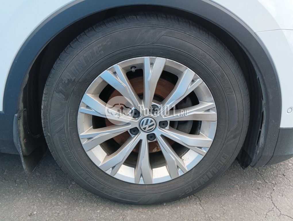 Фото Volkswagen Tiguan 190