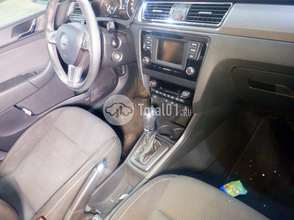 Фото Skoda Rapid 32