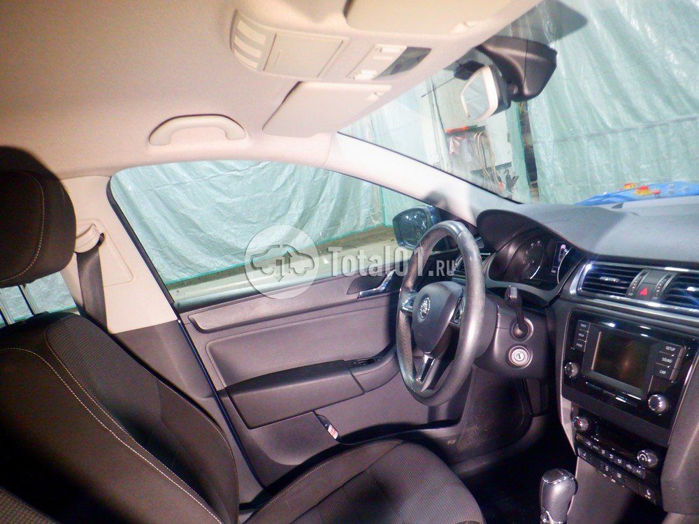 Фото Skoda Rapid 34