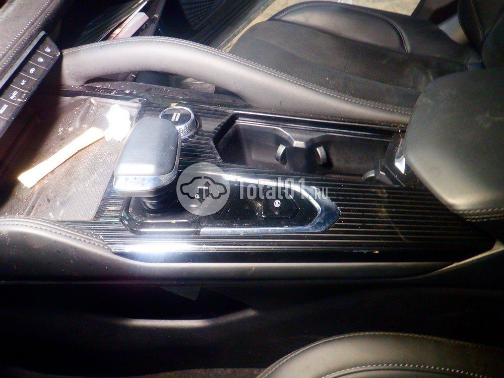 Фото Geely Monjaro 98