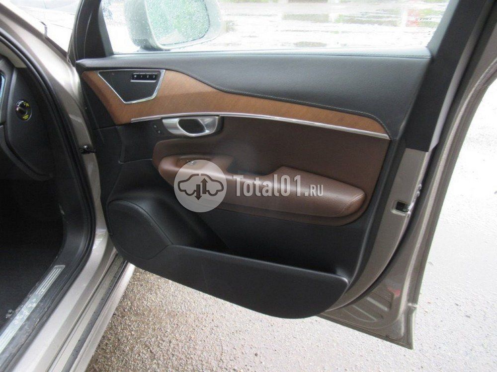 Фото Volvo XC90 48