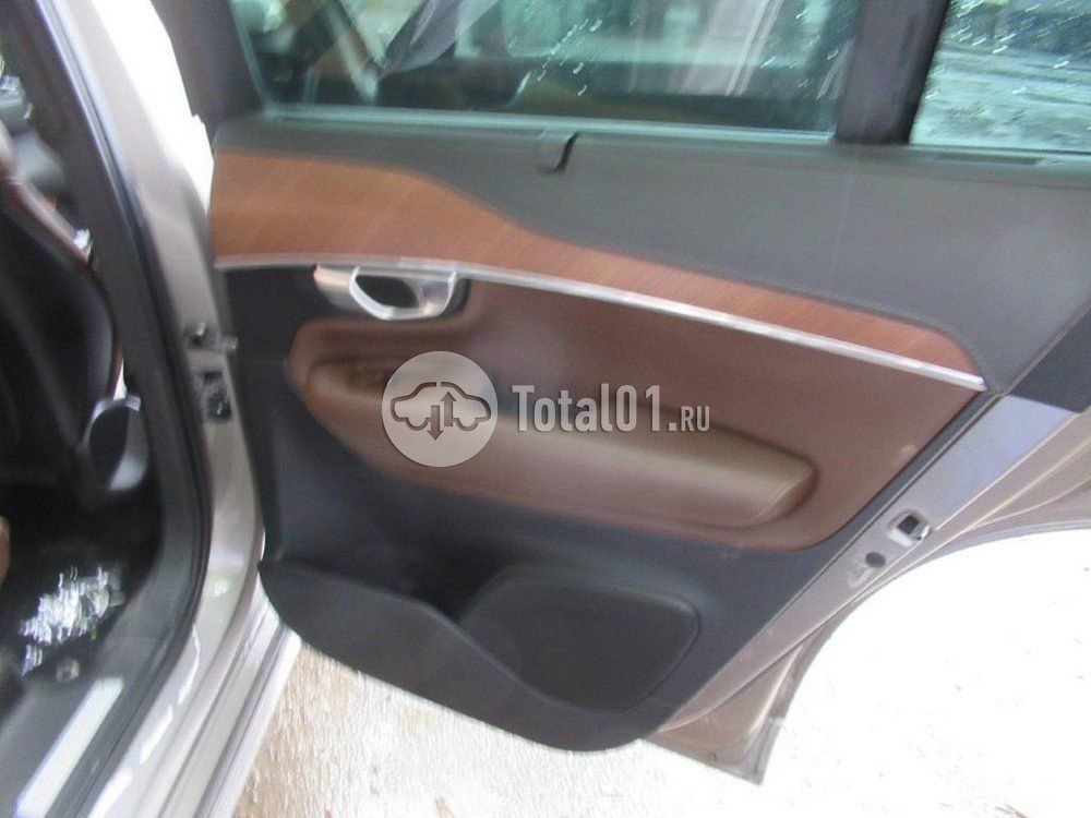 Фото Volvo XC90 54