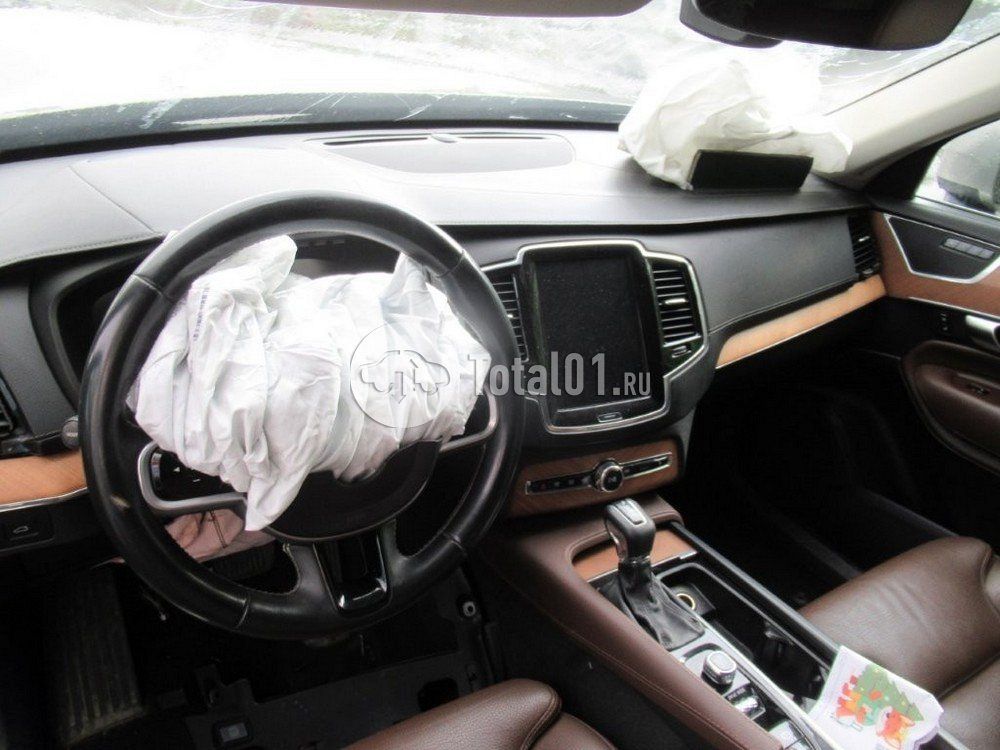 Фото Volvo XC90 62