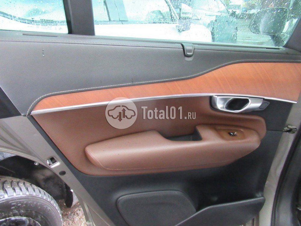 Фото Volvo XC90 64
