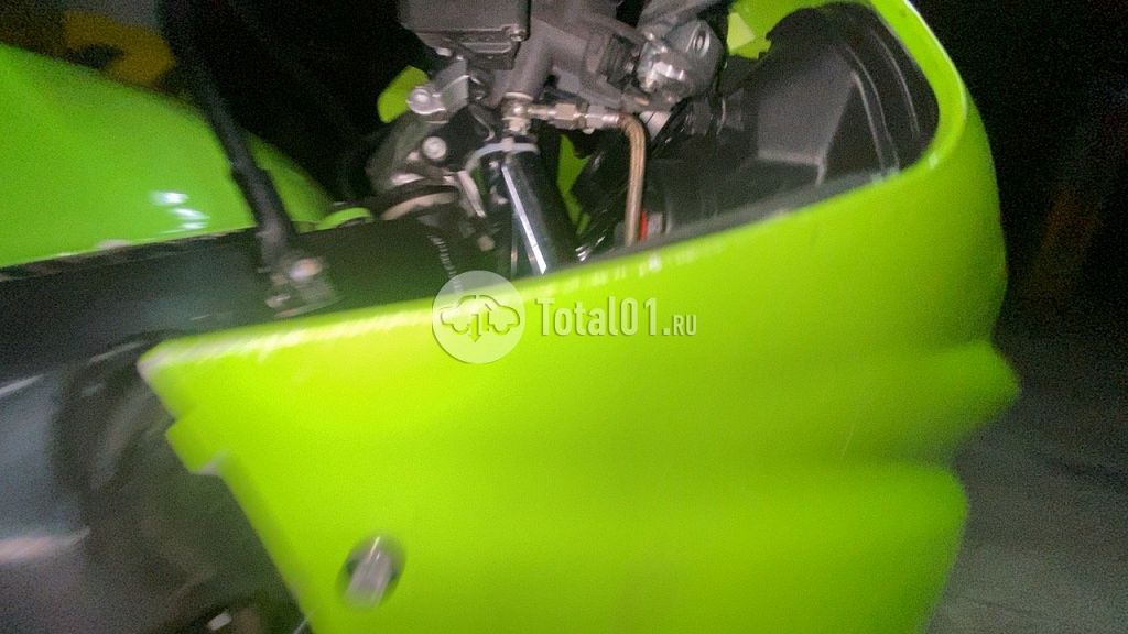 Фото Kawasaki ZX-9R 18