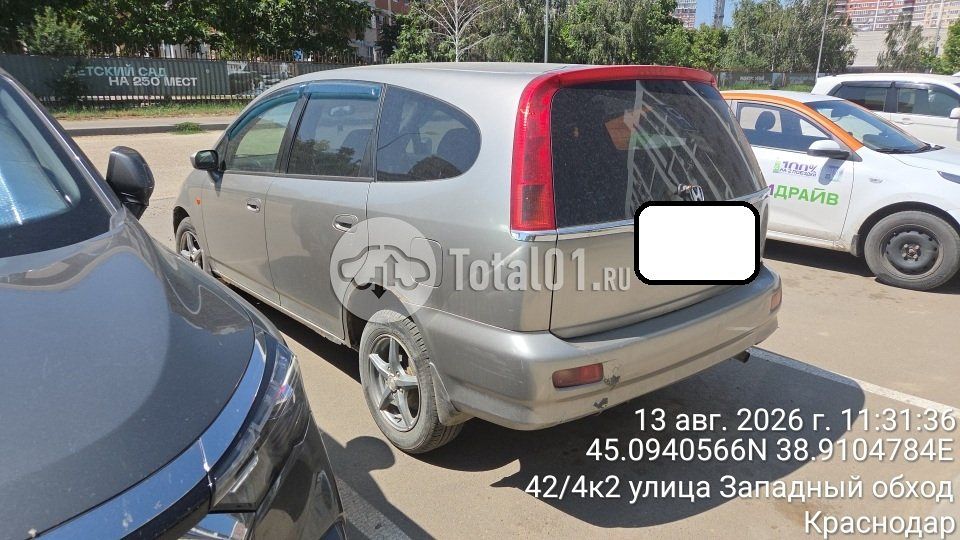 Фото Honda Stream 10
