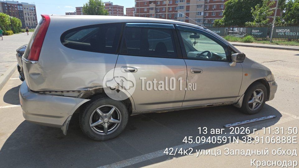 Фото Honda Stream 16
