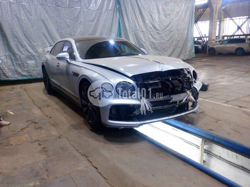 Фото Bentley Flying Spur 4