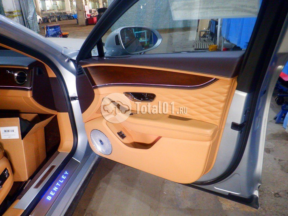 Фото Bentley Flying Spur 20