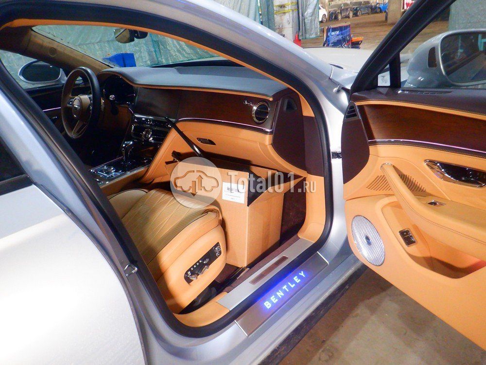 Фото Bentley Flying Spur 22