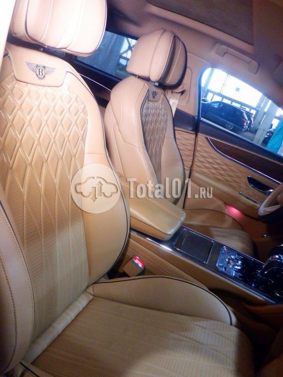 Фото Bentley Flying Spur 28