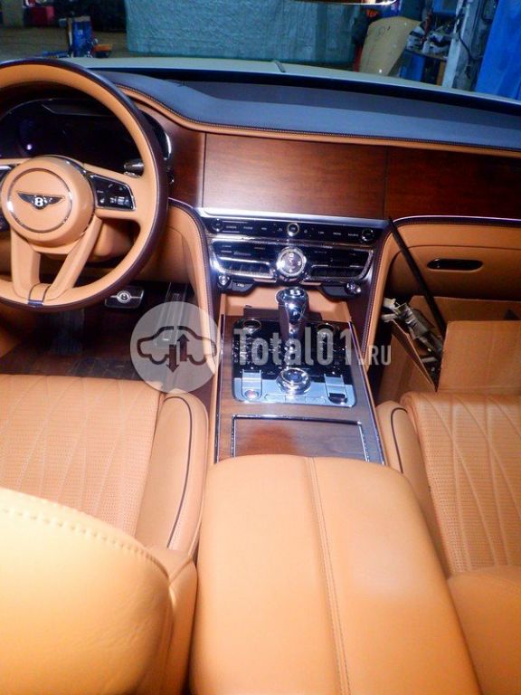 Фото Bentley Flying Spur 100