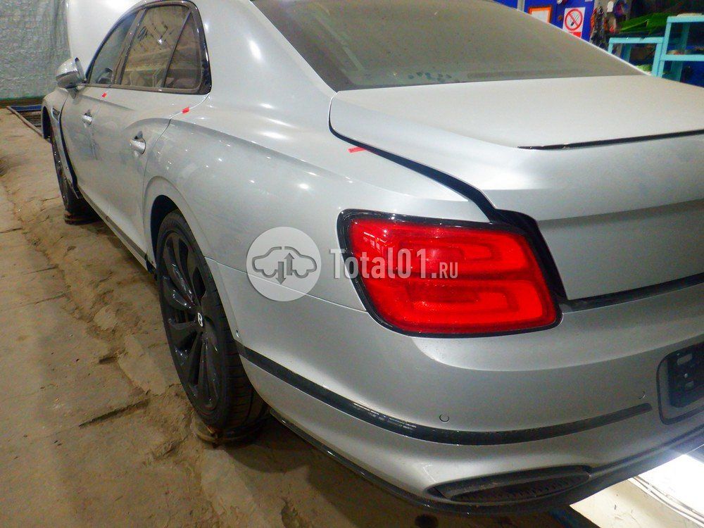 Фото Bentley Flying Spur 202