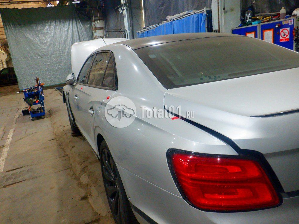 Фото Bentley Flying Spur 204