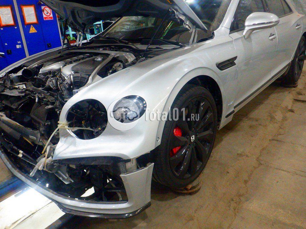 Фото Bentley Flying Spur 240